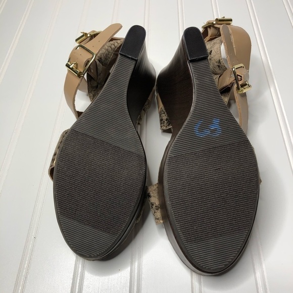 Charlotte Russe Karen wedges, size 8 - Picture 2 of 8